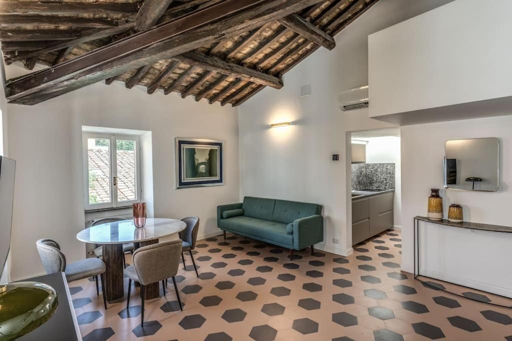 Cisterna 9 * Rom