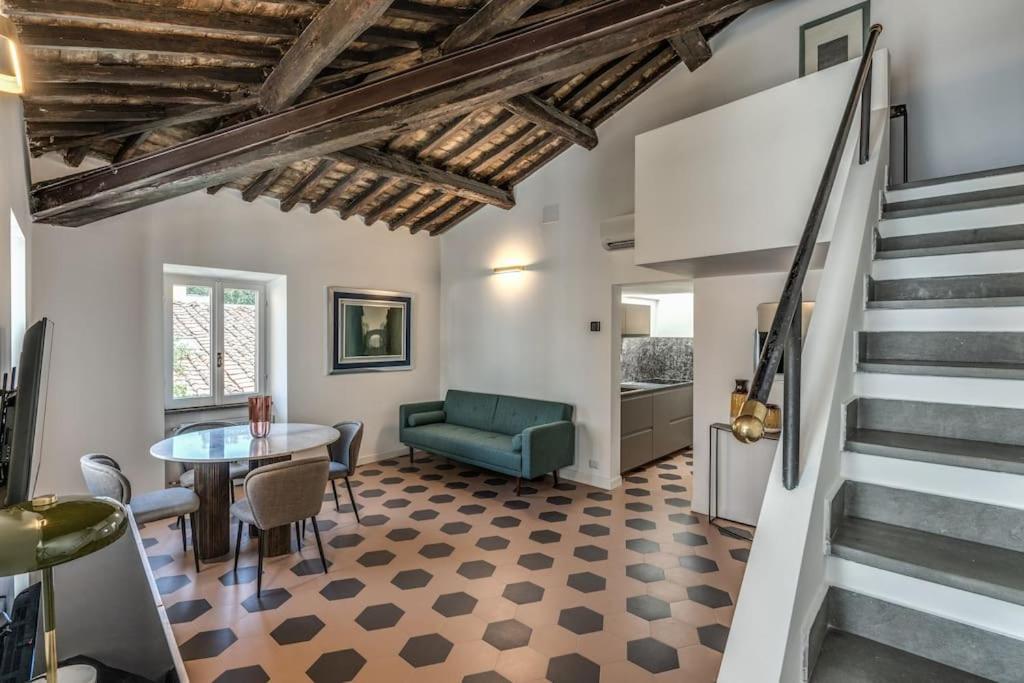 Apartment Cisterna 9 Rom